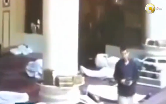 بالفيديو.. لصان يسرقان زوار المسجد الحرام «النائمون» 1 248705_0