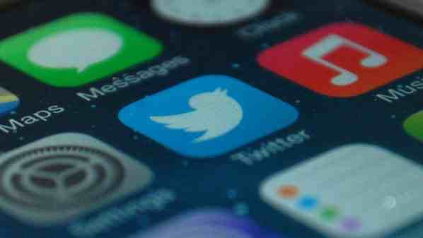 تويتر تحدث تطبيقها لنظام آي أو إس 1 twitter-app-598x337