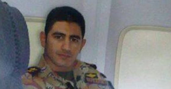 والد الشهيد أبوغزالة باكيا:"كان نور عينى وعمره ما رفض لى طلب" 1 ابو غزالة