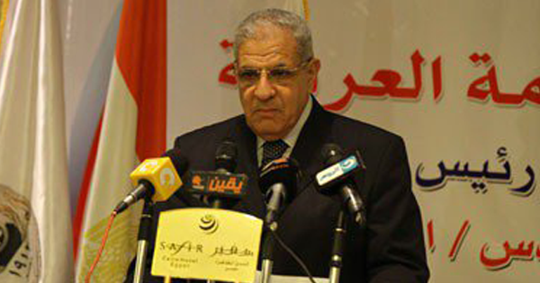 إبراهيم محلب : السيسي وجه بضرورة تأمين الأهالى أثناء إخلاء الشريط الحدودى 1 محلب-5