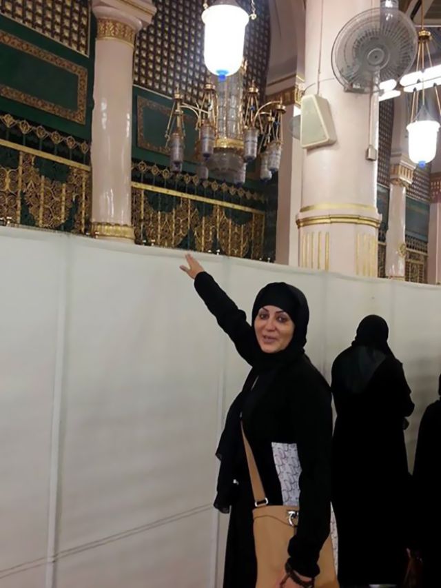 بالصور: فنانون يؤدون الحج هذا العام ..تامر هجرس يؤجل تصوير "الصندوق الأسود" لسفره للأراضي المقدسة 2 وفاء عامر