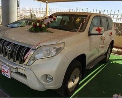 سيدة تُهدي زوجها سيارة "تويوتا برادو" بمناسبة عيد زواجهما 2 10698441_629235837197295_577775911733202326_n