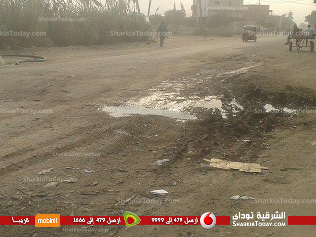بالصور .. إنفجار ماسورة صرف صحى بالطريق الرابط مابين " الاسماعيلية والشرقية " بأبوحماد 3 11