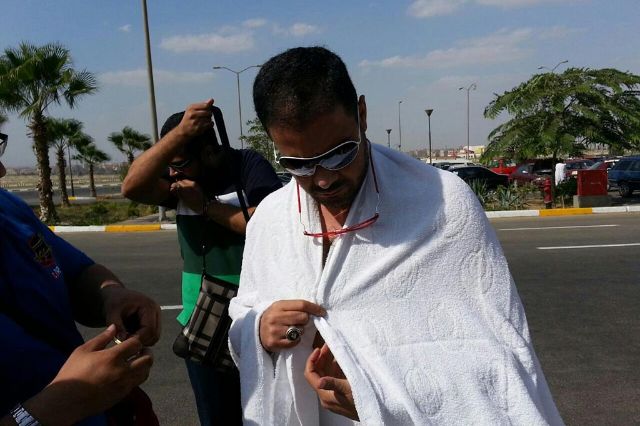 بالصور: فنانون يؤدون الحج هذا العام ..تامر هجرس يؤجل تصوير "الصندوق الأسود" لسفره للأراضي المقدسة 7 2
