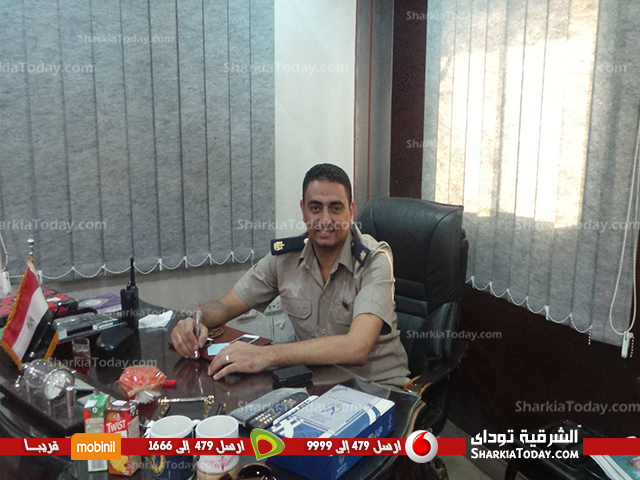بالصور : ضابط بالشرقية ينشئ أول صالة مرور ذكية.. الصالة مزودة بـ32 كاميرا لمراقبة شوارع منيا القمح على مدار 24 ساعة.. وساعدت فى كشف العناصر الإرهابية المتهمة بوضع المتفجرات على قطبان السكك الحديدية 1 2