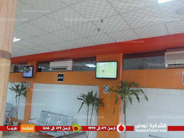 بالصور : ضابط بالشرقية ينشئ أول صالة مرور ذكية.. الصالة مزودة بـ32 كاميرا لمراقبة شوارع منيا القمح على مدار 24 ساعة.. وساعدت فى كشف العناصر الإرهابية المتهمة بوضع المتفجرات على قطبان السكك الحديدية 2 8