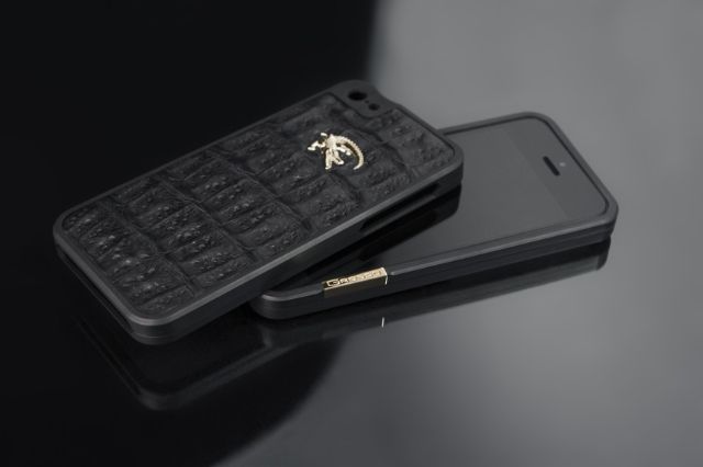 بالصور .. أغلى 5 حافظات آيفون فى العالم 6 Gresso-Titanium-Bumper-iPhone-case