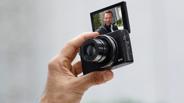 شركة كانون تطرح الكاميرا الرقمية PowerShot G7 X 1 PowerShot-G7-X-Lifestyle-598x337