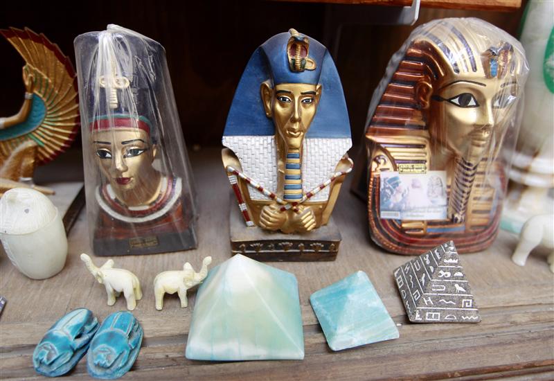وزارة الاثار : إكتشاف بقايا معبد فرعوني لتحتمس الثالث جنوب القاهرة 1 To match feature EGYPT-TOURISM/