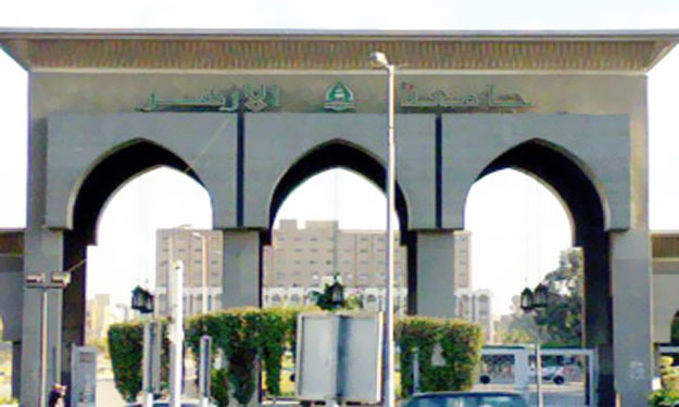 بالفيديو ..اشتباك بين طلاب الإخوان وفالكون أمام بوابة "طب الأزهر" 1 aaaba