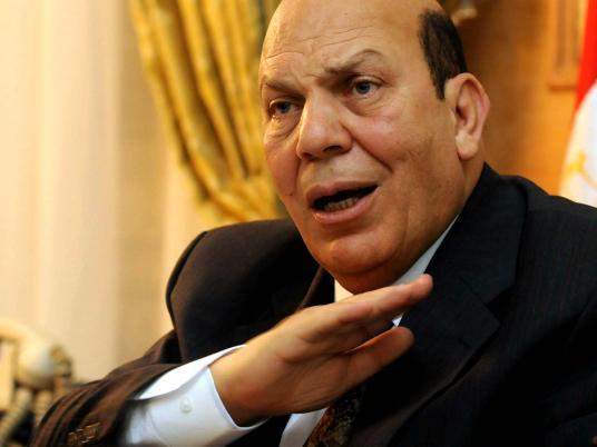 عادل لبيب: السيسي طالبنا بمصارحة المواطنين بالمشكلات 1 c56