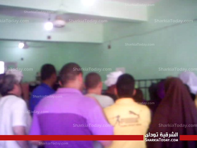 بالفيديو و بالصور .. إزدحام المكاتب البريدية بالشرقية بالمواطنين لصرف المعاشات 1 بريد-3