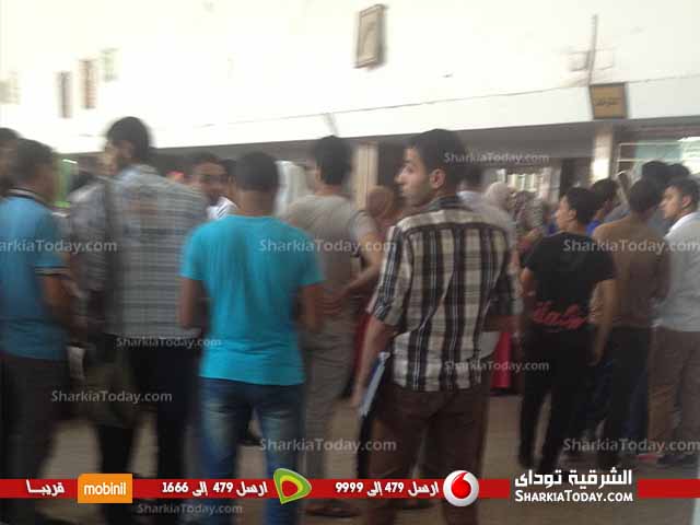 بالصور | توافد الطلاب لمحطة الزقازيق لعمل إشتراكات القطار السنوية 2 توافد الطلاب لمحطةالزقازيق لعمل إشتراكات القطار السنوية (2)