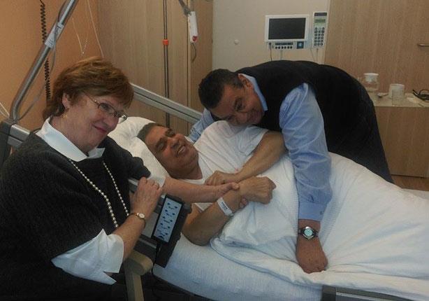 شاهد : سامي العدل يعود للقاهرة بعد إجراء جراحة ناجحة بألمانيا 3 2014_11_27_4_13_46_572