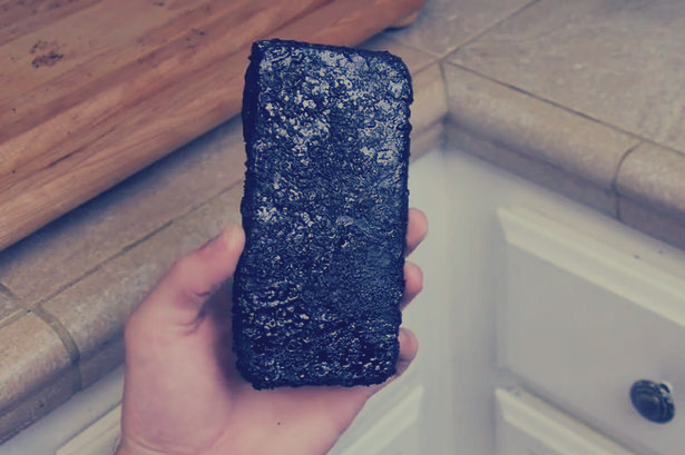 شاب يطهي هاتف «iphone6» في وعاء مع «الكوكاكولا» 1 الحرارة