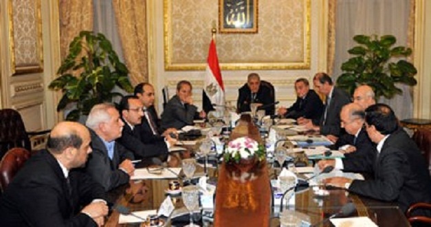 محلب: «الأداء الروتيني لبعض الوزراء لا يتناسب مع المرحلة الراهنة» 1 12201430124723