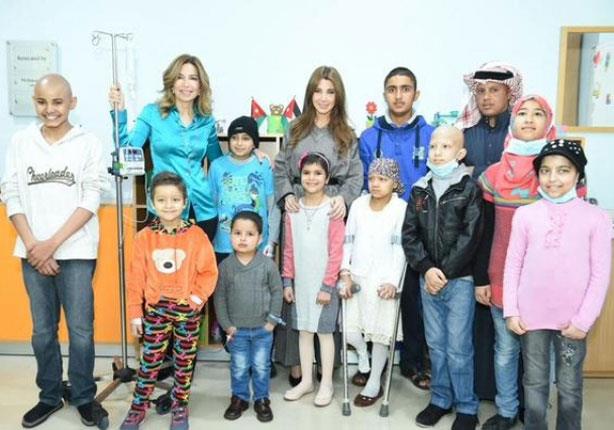 بالصور .. نانسي عجرم تحقق أمنية طفلة مصابة بالسرطان 3 2014_12_4_13_44_20_945