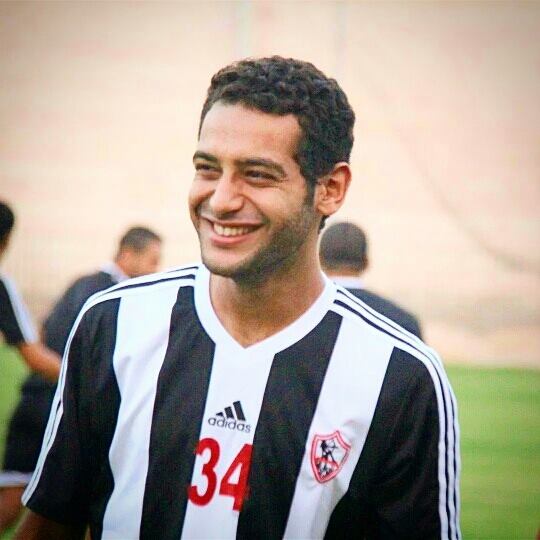 بالفيديو .. أهالي الشرقية يشيعون جنازة لاعب الزمالك السابق يوسف محي الى مقابر عائلته 1 333
