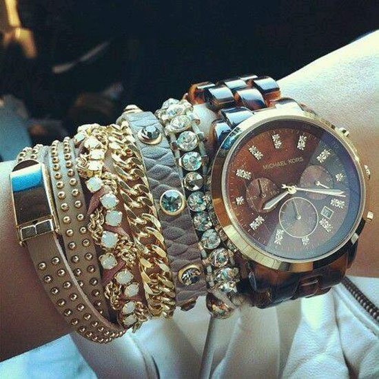 بالصور .. أحدث موديلات ساعات للنساء 4 AW