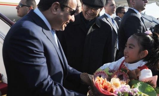 بالصور .. استقبال الرئيس السيسي في مطار بكين 1 Caaaaapture