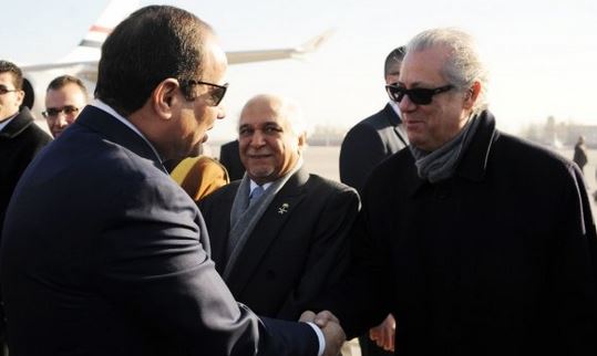 بالصور .. استقبال الرئيس السيسي في مطار بكين 2 Capture.JPGs_