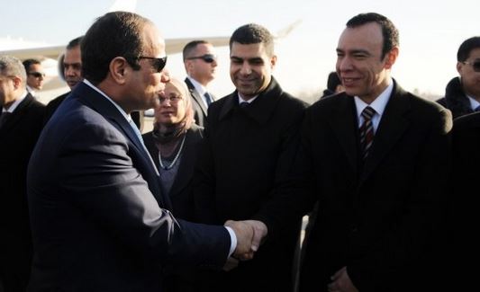 بالصور .. استقبال الرئيس السيسي في مطار بكين 4 Captusre