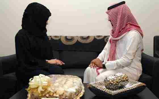 شاهد| يطلق زوجته بسبب رومانسيتها في مطار الرياض 1 arabstoday-سعودي