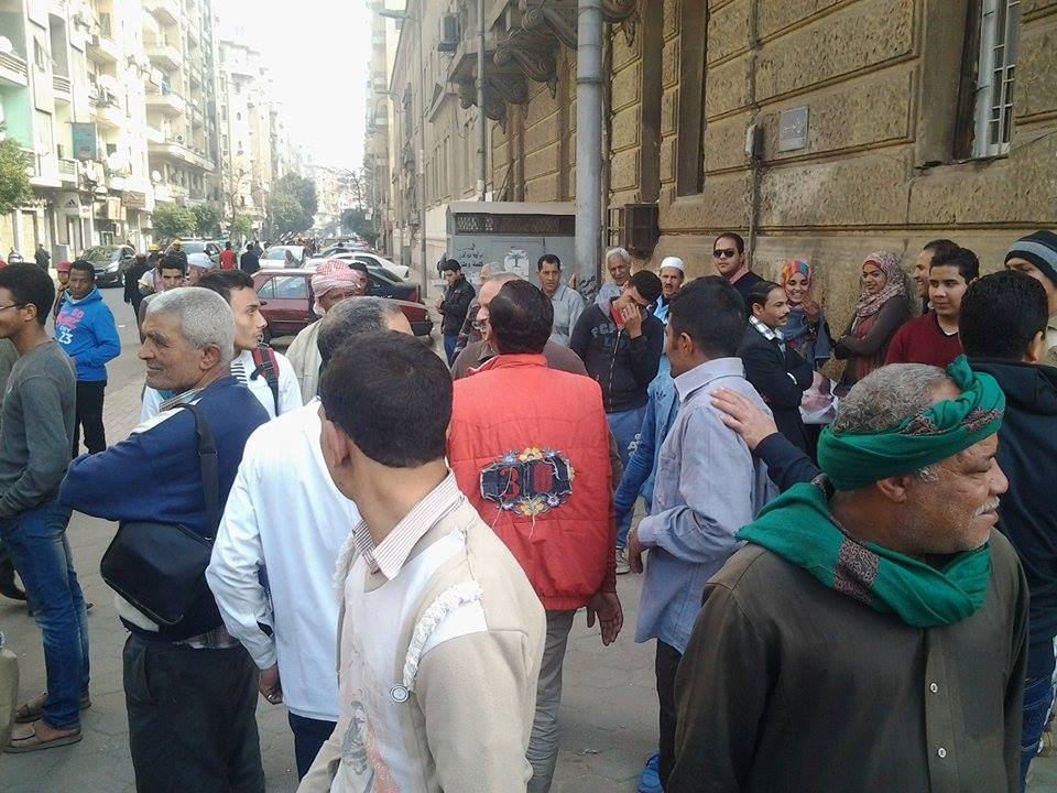 بالصور .. وقفة مؤيدة للرئيس السيسي بعبد المنعم رياض .. والشرطة تأمرهم بإخلاء الميدان 2 وقفة-لمؤيدي-السيسى-بميدان-عبدالمنعم-رياض
