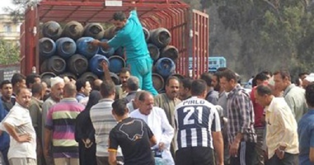 الفرحة تتسبب فى وفاة مواطن بعد حصوله على أسطوانة بوتاجاز 1 1020141419237