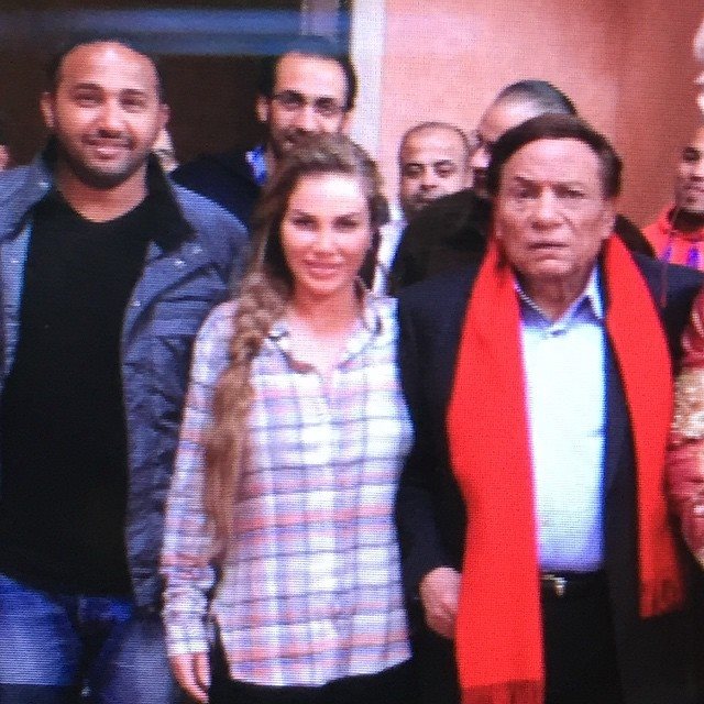 عادل إمام يزور نيكول سابا في كواليس مسلسل «ألف ليلة وليلة» 2 10312635_773931522654739_7973928515380120502_n