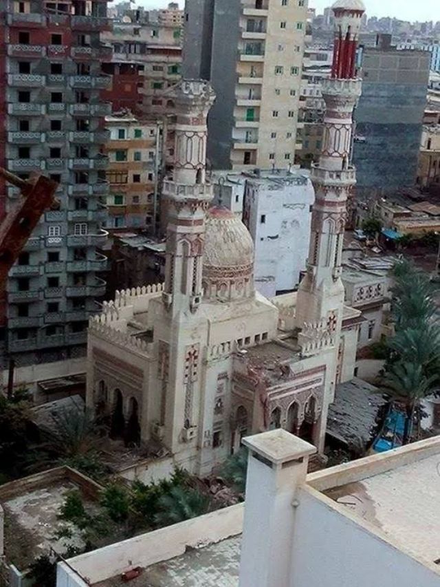 بالصور .. انهيار كافيه ولوحة إعلانات و سقوط مئذنه مسجد بالإسكندرية 1 10922464_937953046217402_8780203240910502000_n
