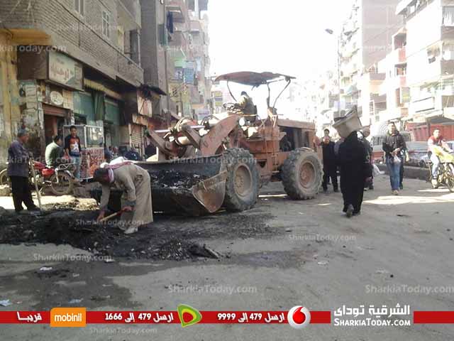 شاهد .. رئيس حي أول يشرف علي رصف وترميم شارع فاروق بالزقازيق 3 113
