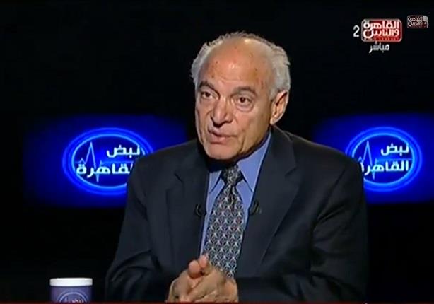 بالفيديو .. فاروق الباز : السيسي يريد أن يتعرف على كل شء بنفسة ويهتم بخطط القصيرة الصحيحة 1 2015_1_15_11_32_24_100