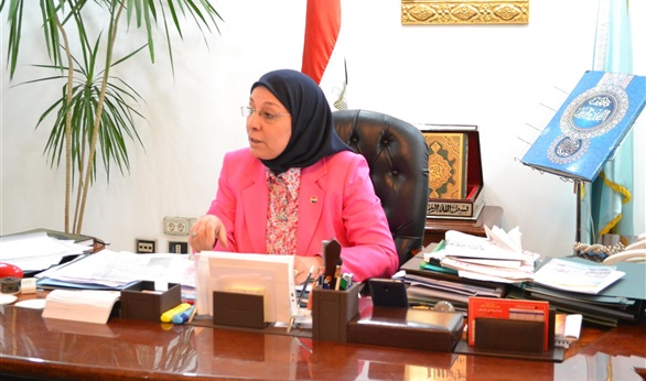 القوى العاملة تتعهد بحل مشاكل الصيادلة العاملين بالخارج 1 249