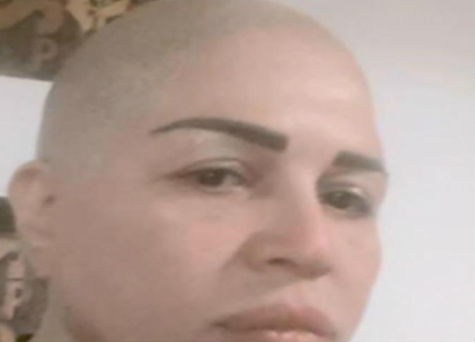 بالفيديو .. إلهام شاهين تحلق شعرها بالكامل «على الزيرو» 1 291330_0