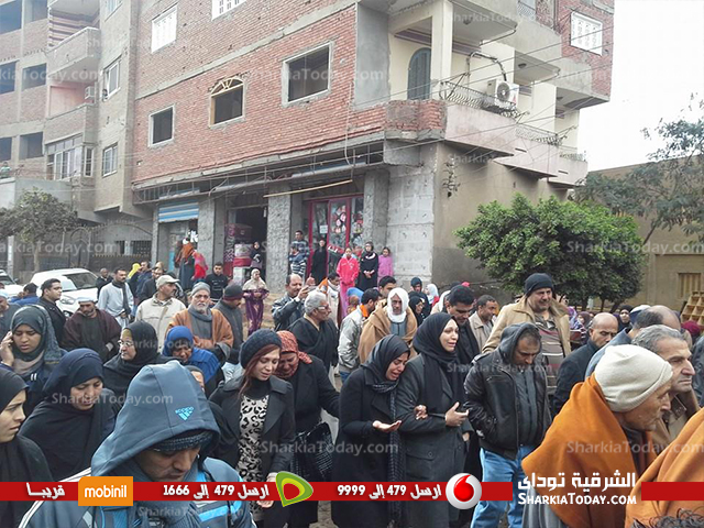 شاهد |والد شهيد انفجار الطالبية في الجنازة : فقدت ابني الوحيد واحتسبه عند الله من الشهداء منهم لله 2 3