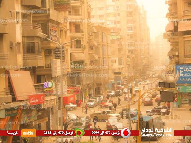 الشرقية تتعرض لعاصفة ترابية تؤثر على الحركة بالشوارع 1 الشرقية تتعرض لعاصفة ترابية تؤثر على الحركة بالشوارع