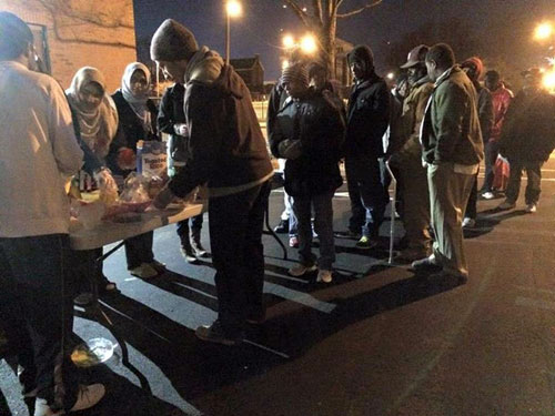 مقتل 3 مسلمين بعد إطلاق النار عليهم داخل منزلهم في ولاية أمريكية 4 download (3)