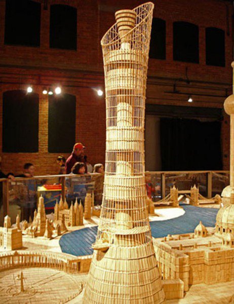 فنان يصنع مجسمات من «سواك» الأسنان فى 6 سنوات 4 برج-إسباير-فى-الدوحة،-قطر-462x600
