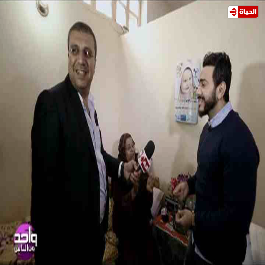 بالفيديو .. «تامر حسني» يبكى على الهواء بسبب أحد السيدات بدار المسنين 4 تامر حسني (4)