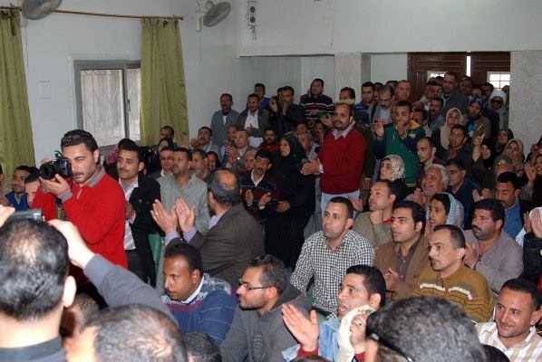 محافظ الشرقية : قرى الحسينية و صان الحجر تعانى من الأهمال والنسيان لفترات طويلة 2 10414455_913405332013219_5247170242196421027_n