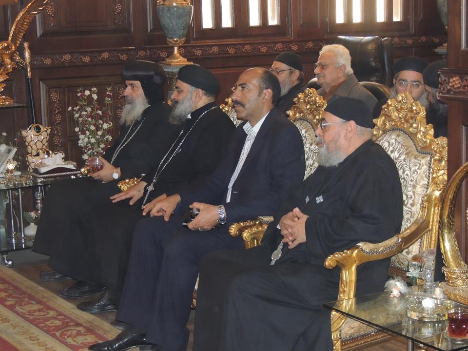 بالفيديو و الصور .. مدير أمن الشرقية يعزي أسقف الزقازيق ومنيا القمح في وفاة والدته 4 1513776_662101370583888_8723774937026037756_n