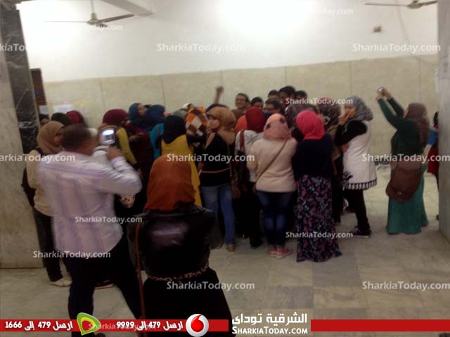شاهد | احتجاج طلبة آداب الزقازيق اعترضاً على النتيجة 2 Water Mark_reporters-Recoveredىةو