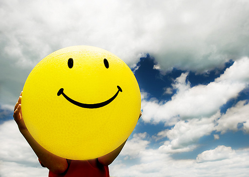 خمس طرق مفيدة لتحسين حالتك المزاجية 1 happy-day