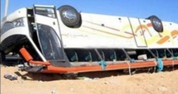 إصابة 6 عمال فى انقلاب أتوبيس بطريق "رمسيس - العاشر " 1 s120125135715