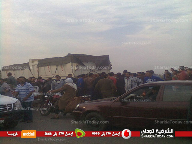 وفاة شاب إثر تصادم سيارة بدراجة بخارية بطريق «أبوحماد _ الزقازيق» 2 حادث