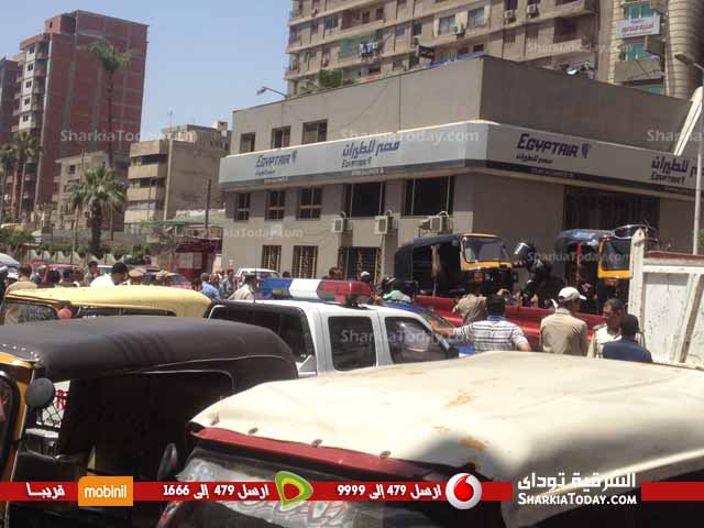 شاهد .. حملة مكبرة بشارع البوستة لإزالة الإشغالات والمخالفات المرورية 4 11