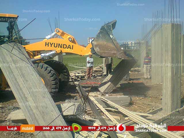 شاهد .. الزراعة بالشرقية تشن حملة لإزالة التعديات على الاراضى الزراعية 4 132