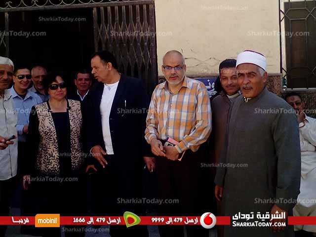 شاهد .. تواجد السكرتير العام لمحافظة الشرقية بمستشفي ههيا للاطمئنان على المصابين 1 18