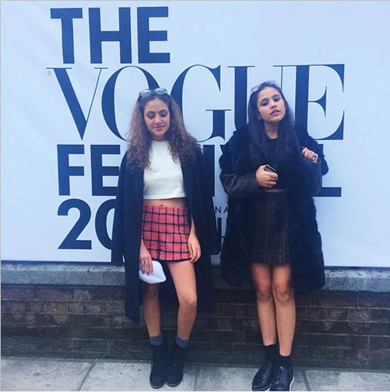 شاهد .. ابنتا «عمرو دياب» تشعلان إنستجرام بصورة من مهرجان «vogue» 2 4201526154221Capture